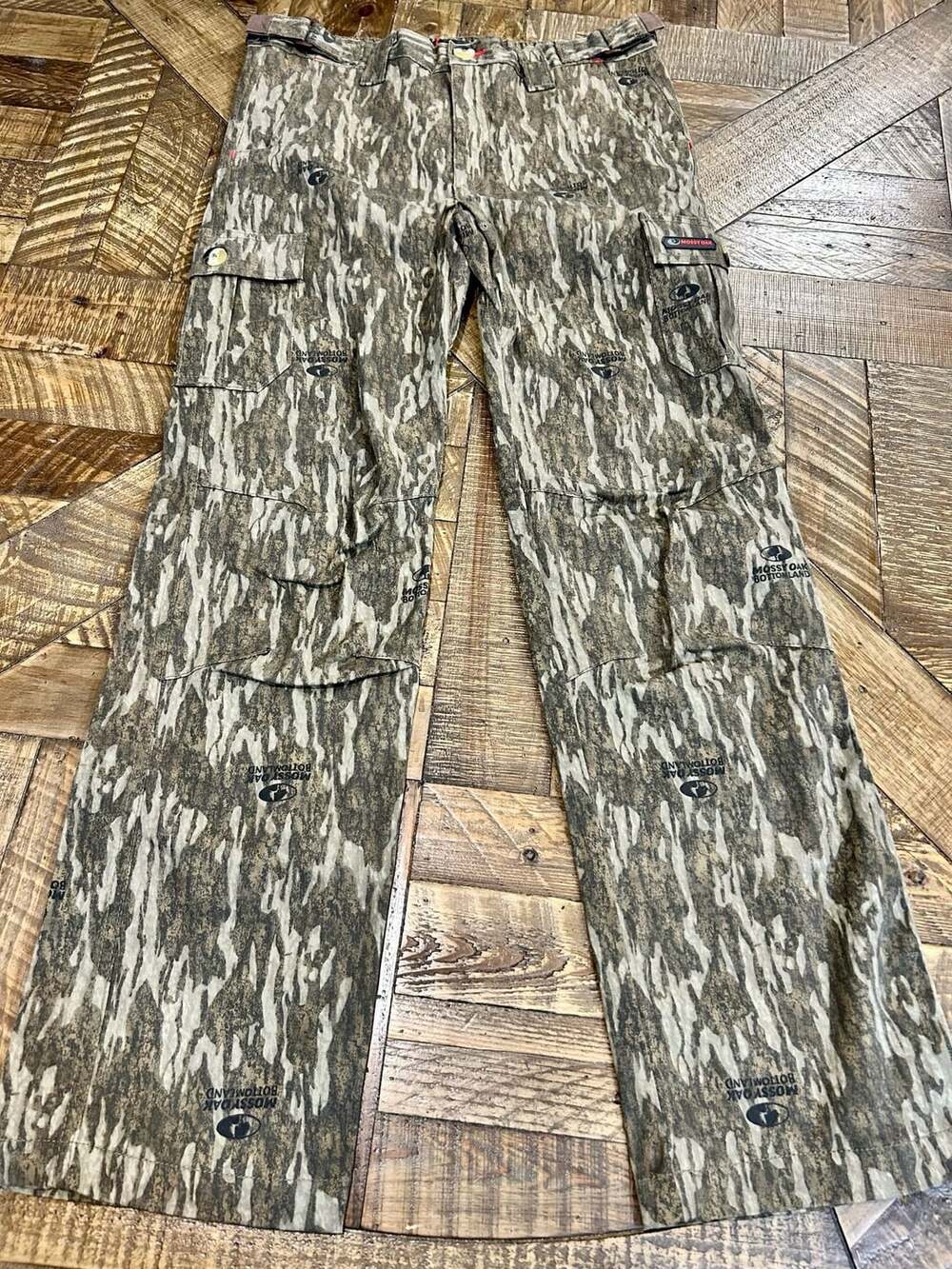 Mossy Oak Mill Hunt Pant Size X-Large Bottomland Camo Cargo Hunting Pants